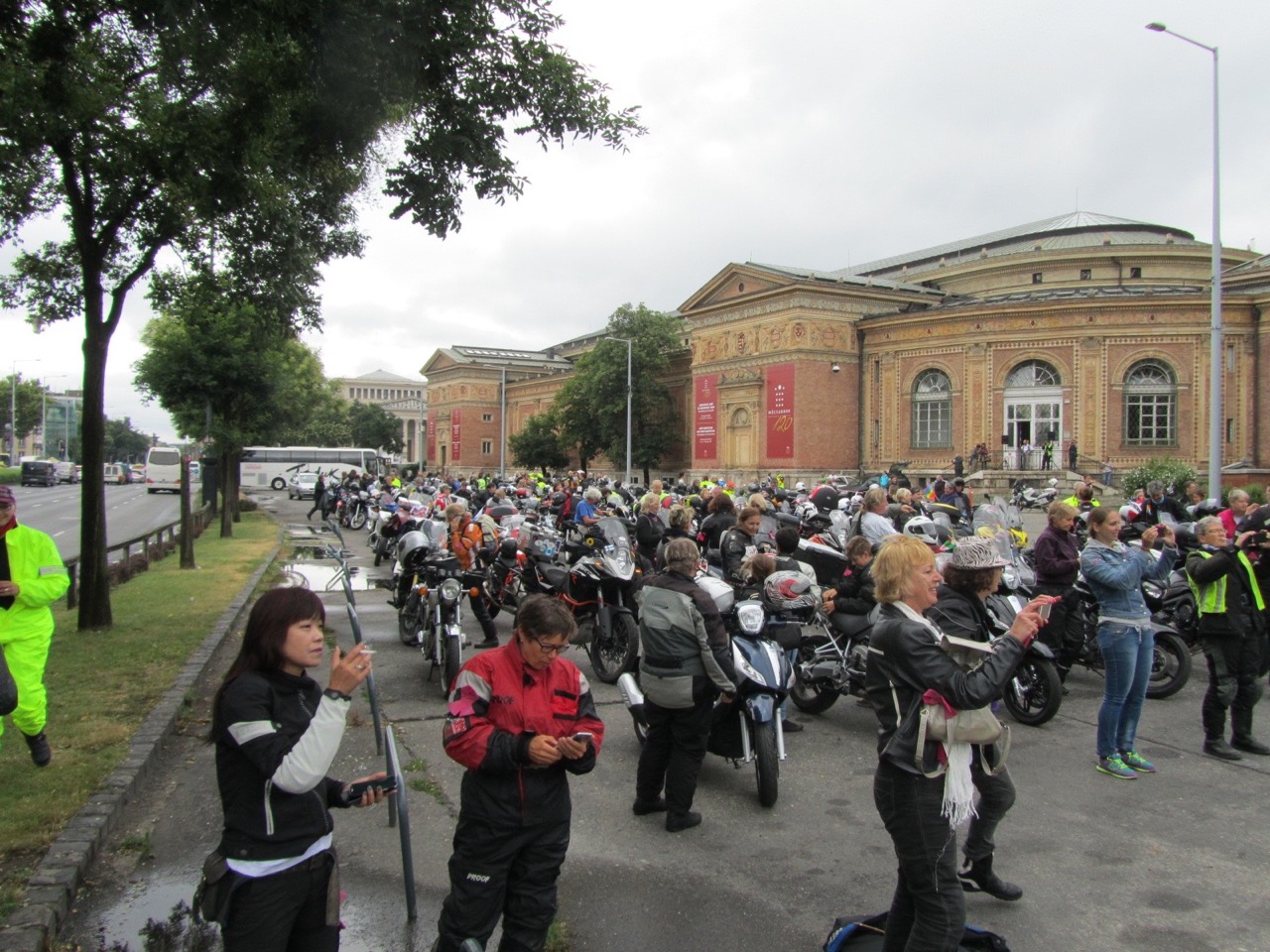 Rally Parade Day - Budapest.JPG